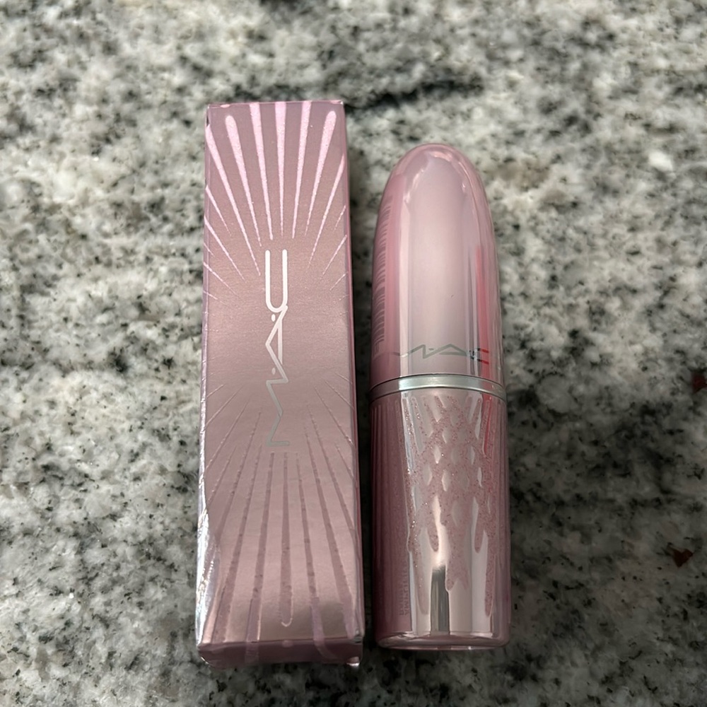 MAC Amplified Creme Frosted Firework Lipstick - OUT WITH A BANG